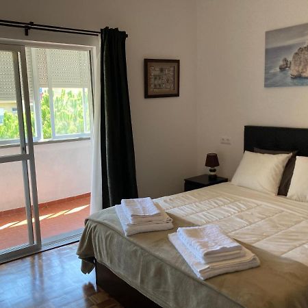 Family Apartment Lisbon-เอสตอริล ภายนอก รูปภาพ