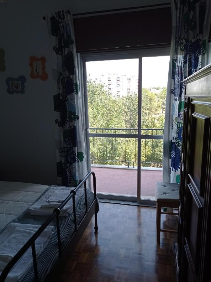 Family Apartment Lisbon-เอสตอริล ภายนอก รูปภาพ