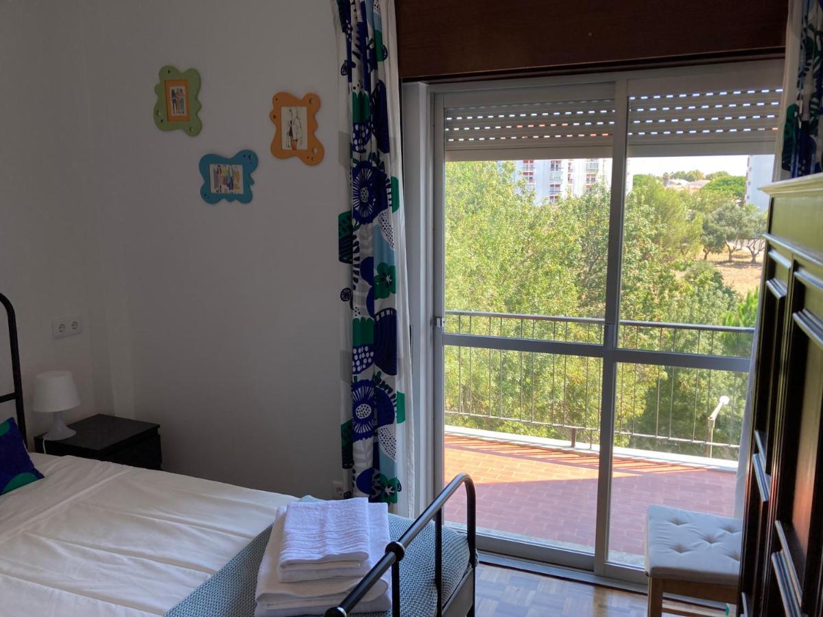 Family Apartment Lisbon-เอสตอริล ภายนอก รูปภาพ