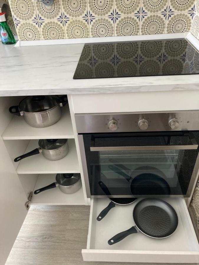 Family Apartment Lisbon-เอสตอริล ภายนอก รูปภาพ