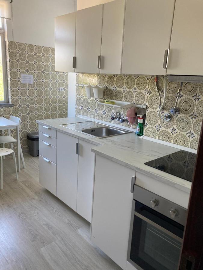 Family Apartment Lisbon-เอสตอริล ภายนอก รูปภาพ